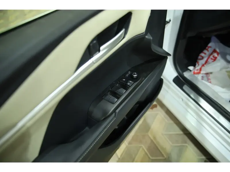 Toyota Camry 2025