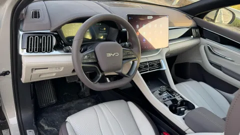 Discover undefined undefined Exterior Interior Images.Find all aspects and details of cars.