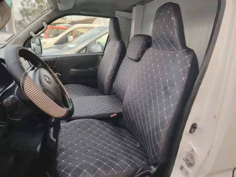 Toyota Hiace CHILLER VAN 2017
