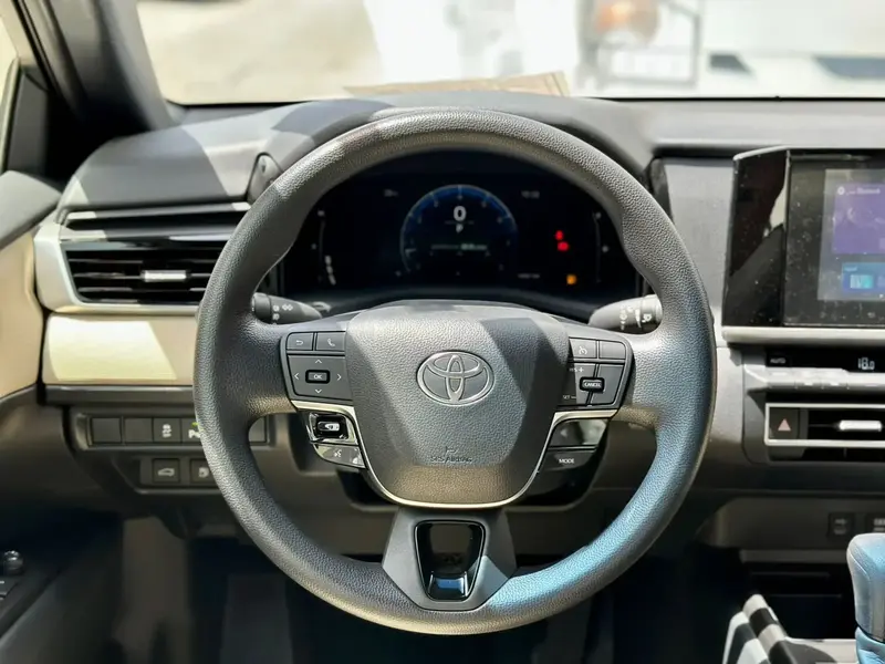 Toyota Camry 2025