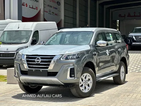 Discover undefined undefined Exterior Interior Images.Find all aspects and details of cars.