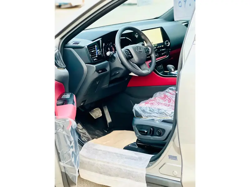 Lexus NX 2025