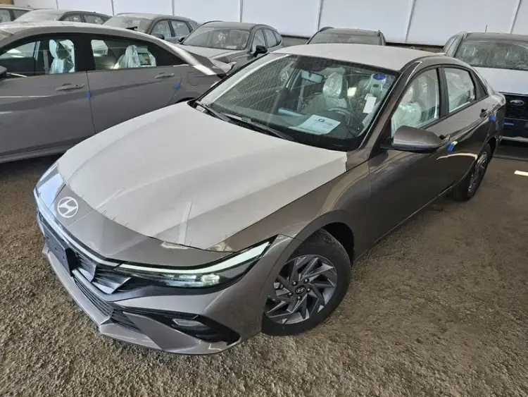 Hyundai Elantra 2025