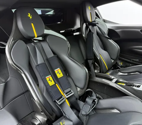 Ferrari SF90 Stradale 4.0T V8 Plug-in-Hybrid 2021