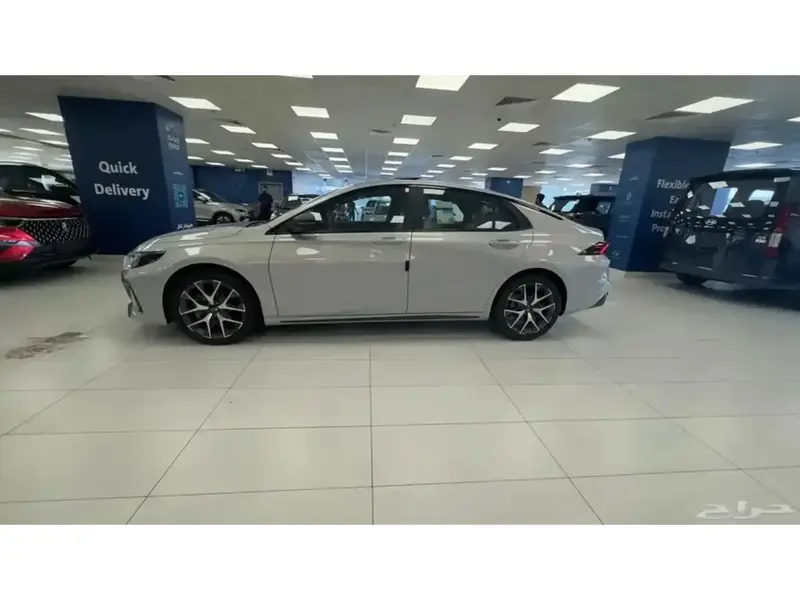 Discover undefined undefined Exterior Interior Images.Find all aspects and details of cars.
