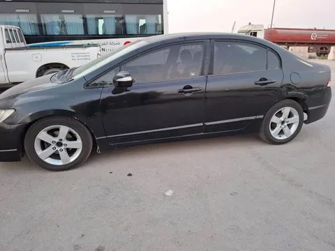 استكشف undefined undefined الصور الخارجية والداخلية. اكتشف جميع جوانب وتفاصيل السيارات.