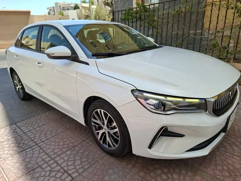 Discover undefined undefined Exterior Interior Images.Find all aspects and details of cars.