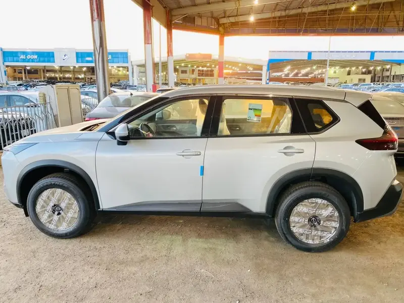 Nissan X-Trail 2025