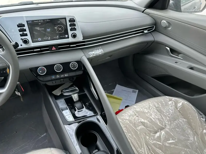 Hyundai Elantra 2025