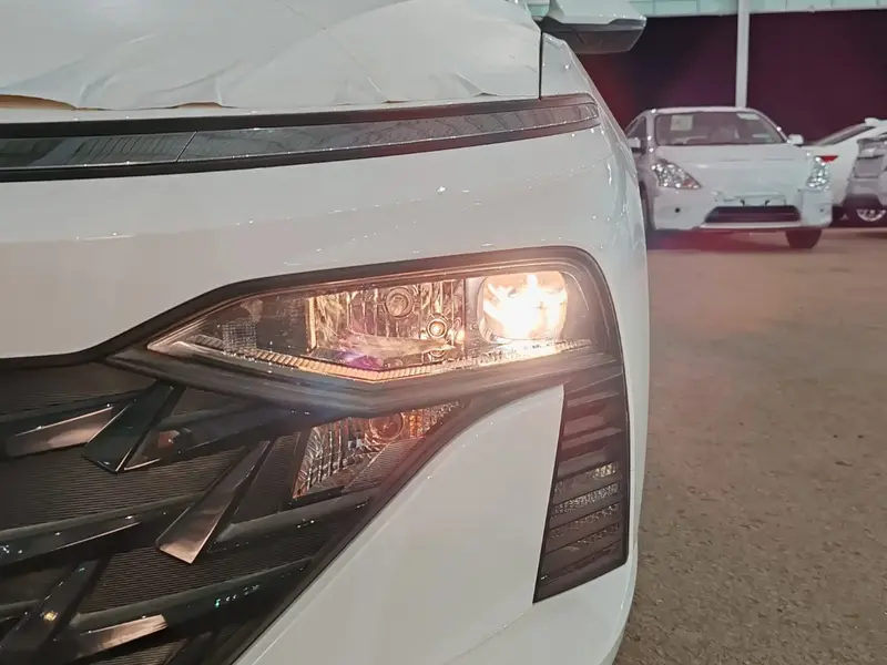 Discover undefined undefined Exterior Interior Images.Find all aspects and details of cars.