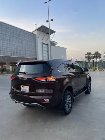 Isuzu MU-X 2022