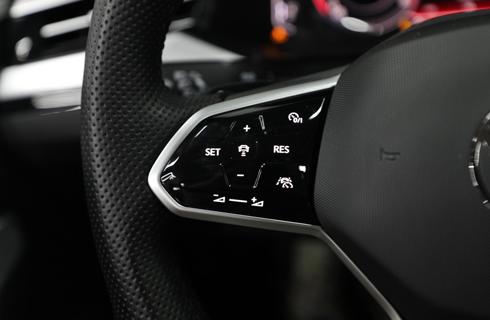 2.0L Diesel | 2 Years Warranty + Free Registration | Easy Finance with Downpayment