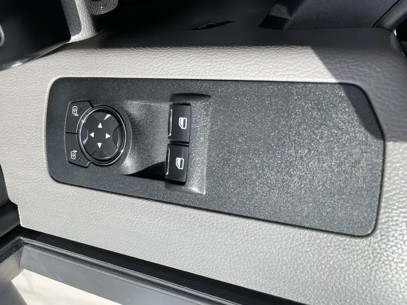 Discover undefined undefined Exterior Interior Images.Find all aspects and details of cars.