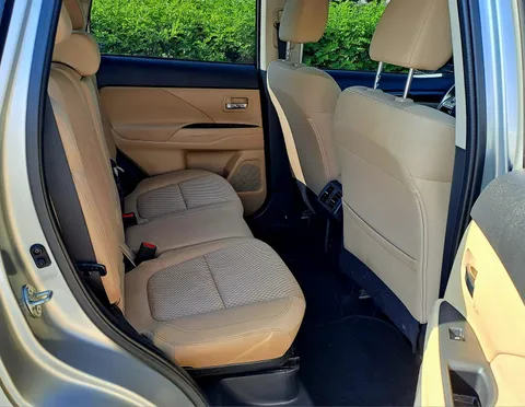 Mitsubishi Outlander 2.4L GLX 7-Seater 2022
