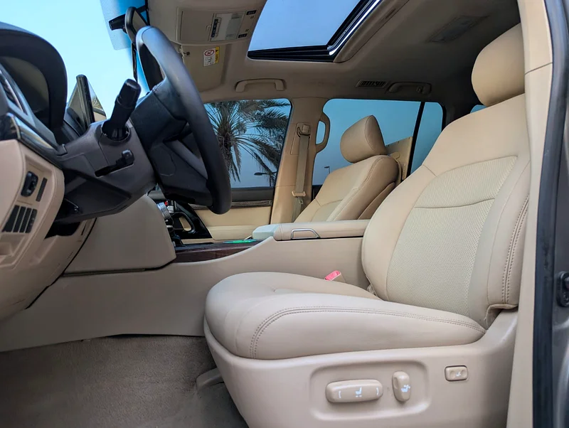 تويوتا لاند كروزر 2012