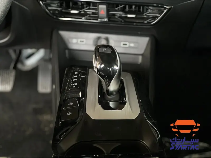 Discover undefined undefined Exterior Interior Images.Find all aspects and details of cars.