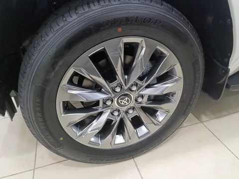 New Toyota Land Cruiser 4.0 GXR 2024