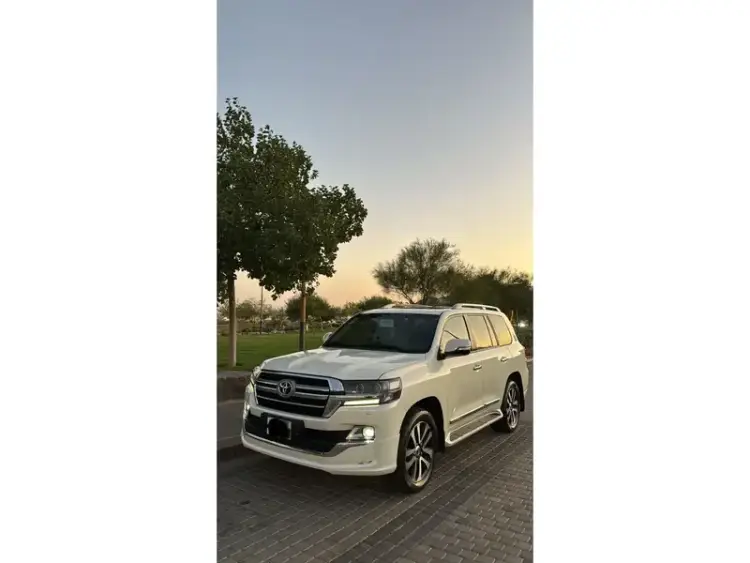 toyota toyota-land-cruiser image Toyota Land Cruiser Wagon 2019