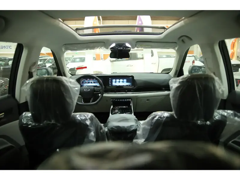 Discover undefined undefined Exterior Interior Images.Find all aspects and details of cars.