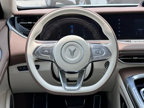 New Voyah Free 2022