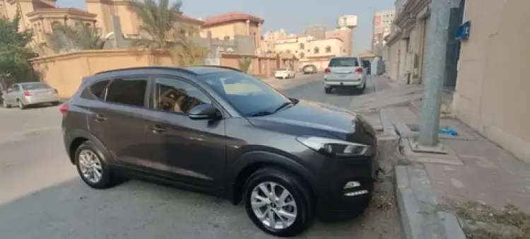 hyundai hyundai-tucson image Hyundai Tucson 2.0L Full Option (AWD) 2016