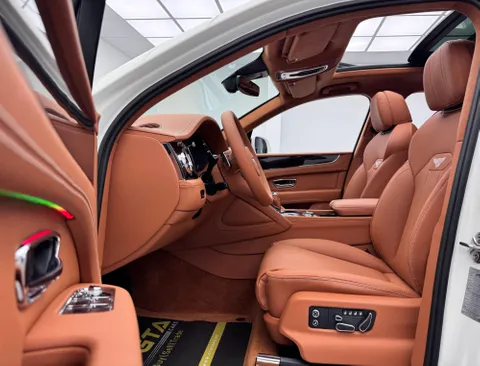 Discover undefined undefined Exterior Interior Images.Find all aspects and details of cars.