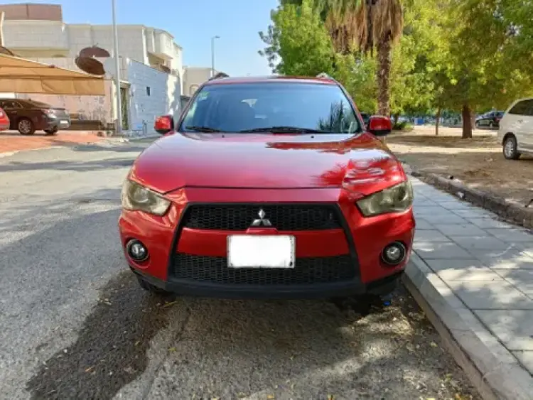 mitsubishi mitsubishi-outlander image Mitsubishi Outlander 2.4L GLX (Mid Option) 2011