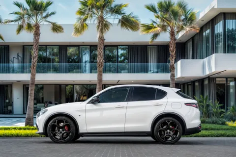 Discover undefined undefined Exterior Interior Images.Find all aspects and details of cars.