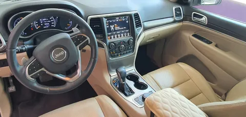 Discover undefined undefined Exterior Interior Images.Find all aspects and details of cars.