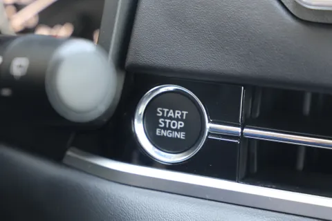 New Mitsubishi Outlander 2.5L GLX Mid Line 2024