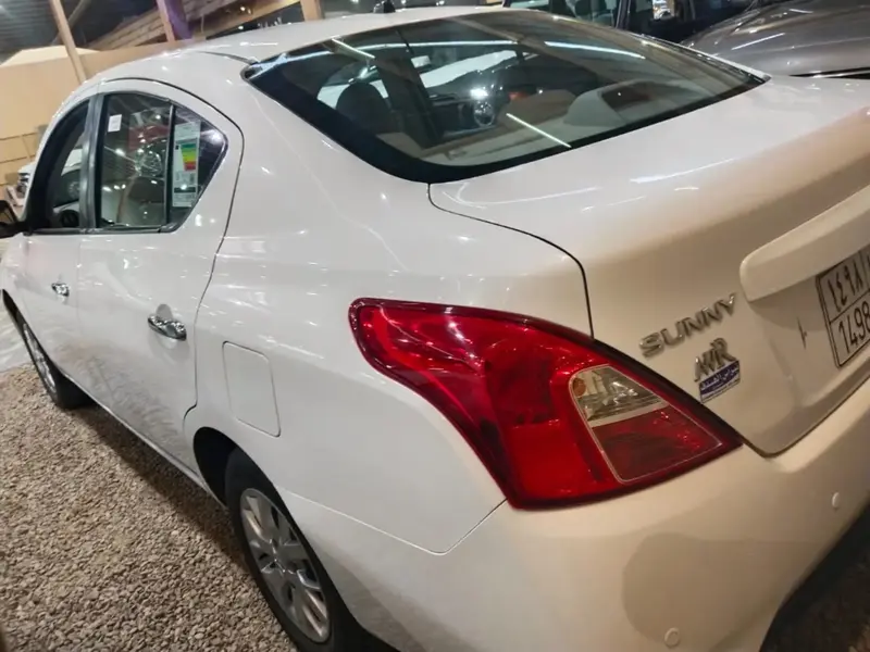 Nissan Sunny 2016