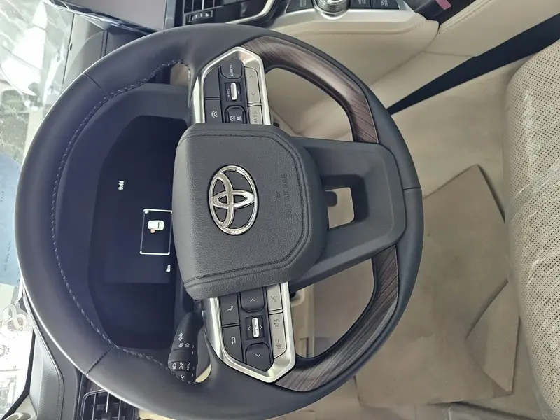 Toyota Land Cruiser Wagon 2025