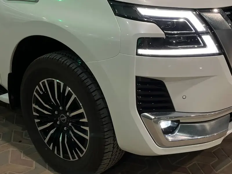 Discover undefined undefined Exterior Interior Images.Find all aspects and details of cars.