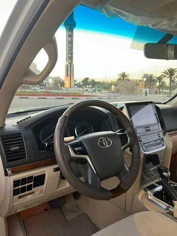 Toyota Land Cruiser 2016