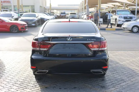 Discover undefined undefined Exterior Interior Images.Find all aspects and details of cars.
