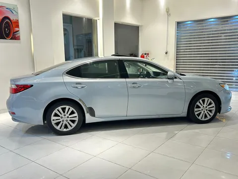 Lexus ES 350 4 door 3.5L 2014