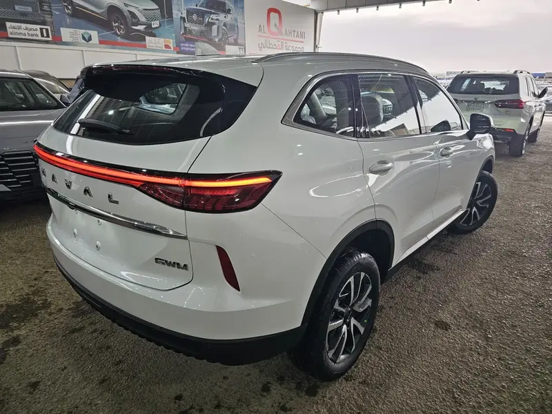 Discover undefined undefined Exterior Interior Images.Find all aspects and details of cars.