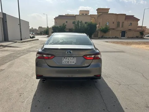 استكشف undefined undefined الصور الخارجية والداخلية. اكتشف جميع جوانب وتفاصيل السيارات.