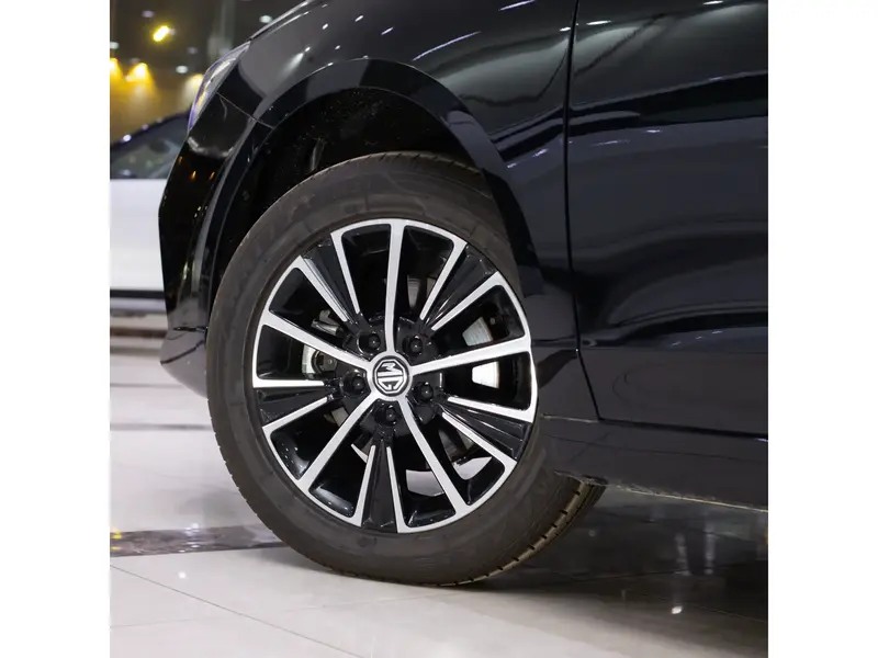 MG 5 2025
