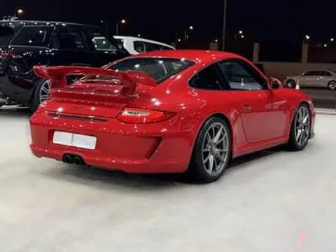 استكشف undefined undefined الصور الخارجية والداخلية. اكتشف جميع جوانب وتفاصيل السيارات.