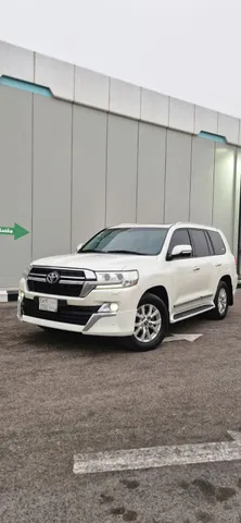 Discover undefined undefined Exterior Interior Images.Find all aspects and details of cars.