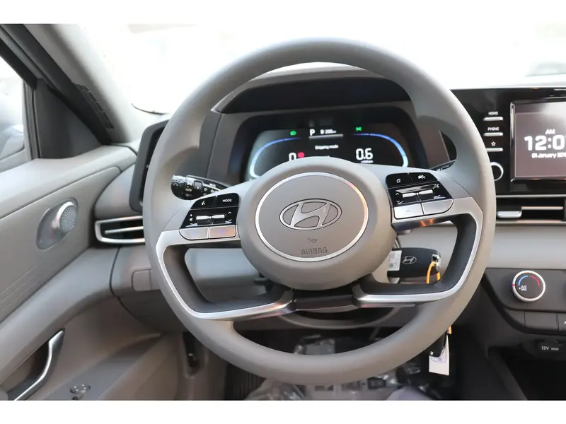 Hyundai Elantra 2025