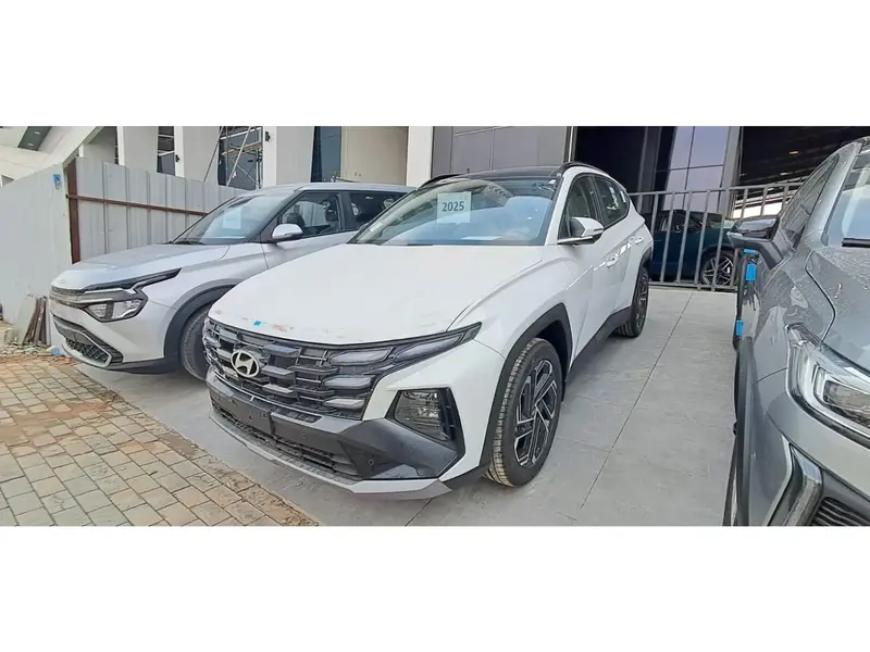 Discover undefined undefined Exterior Interior Images.Find all aspects and details of cars.