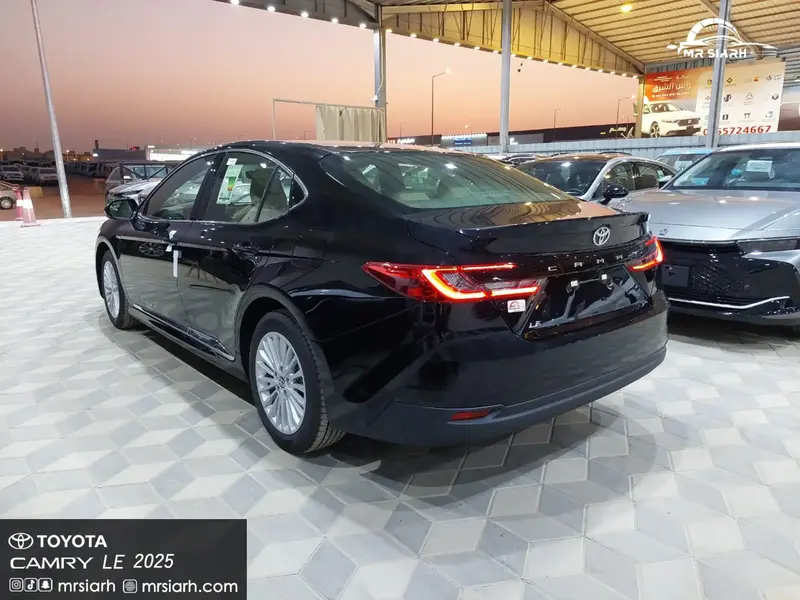 Toyota Camry 2025