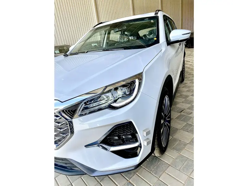 Discover undefined undefined Exterior Interior Images.Find all aspects and details of cars.