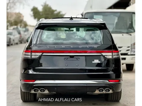 Discover undefined undefined Exterior Interior Images.Find all aspects and details of cars.
