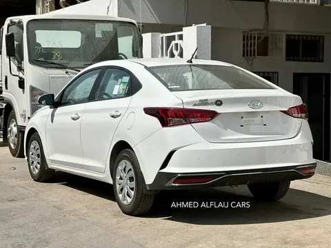 Discover undefined undefined Exterior Interior Images.Find all aspects and details of cars.