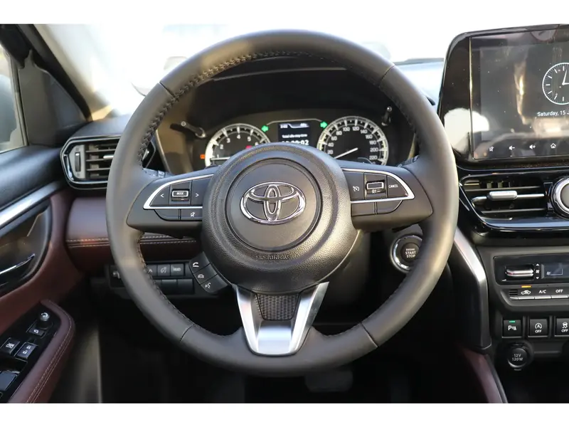 Discover undefined undefined Exterior Interior Images.Find all aspects and details of cars.