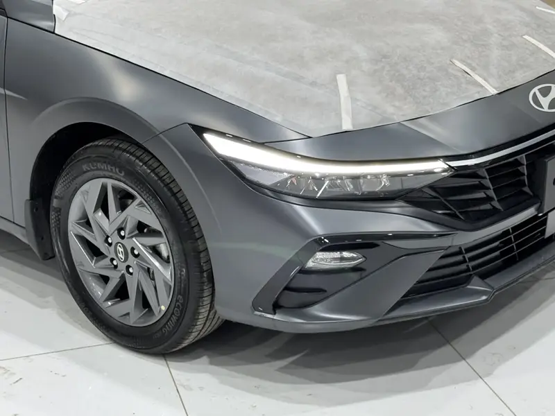 Hyundai Elantra 2025