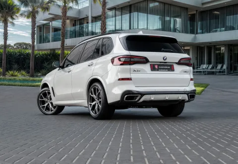 Discover undefined undefined Exterior Interior Images.Find all aspects and details of cars.